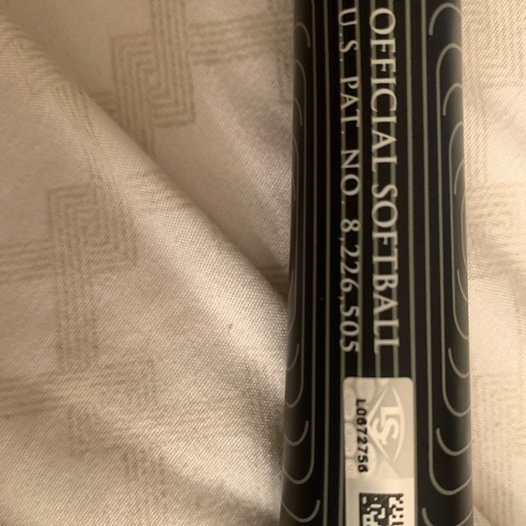 Softball bat 2019 Edition..Like New..Used 1 time - Picture 8 of 8